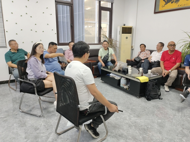 一場與客戶關于連續(xù)式炭化機的技術(shù)交流會