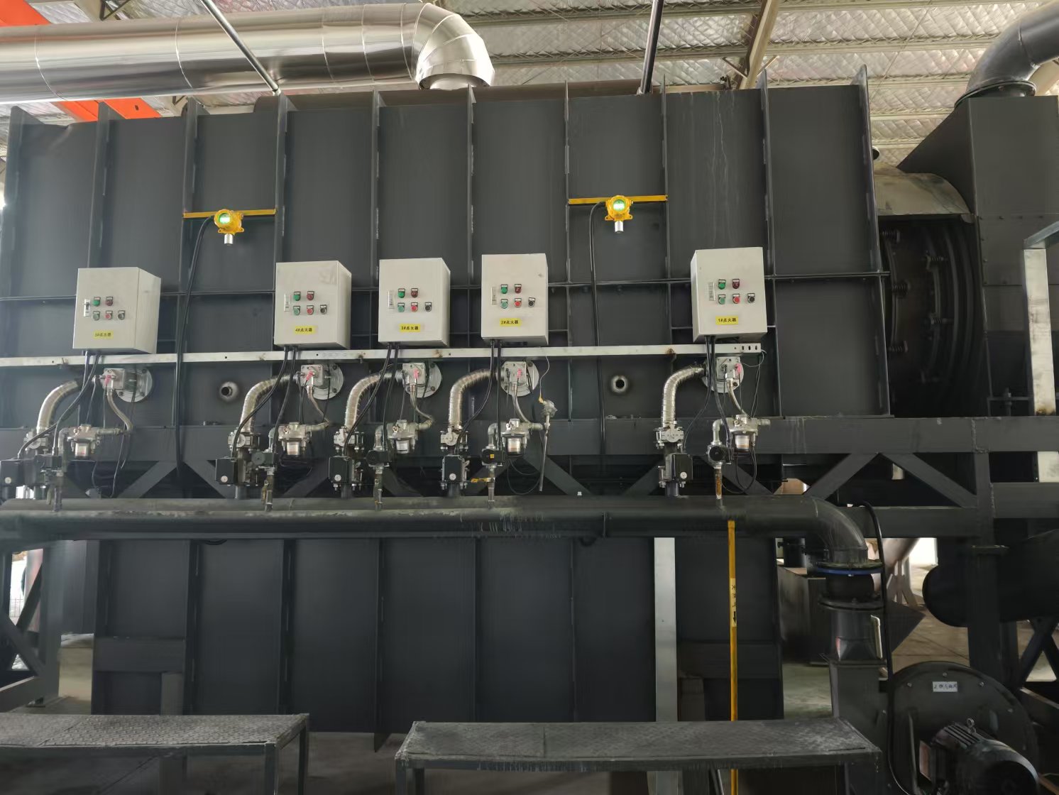 連續(xù)式炭化機(jī)30分鐘出炭,開(kāi)啟炭化新速度